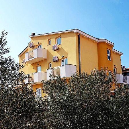 Apartmani Lili Sukošan Dış mekan fotoğraf