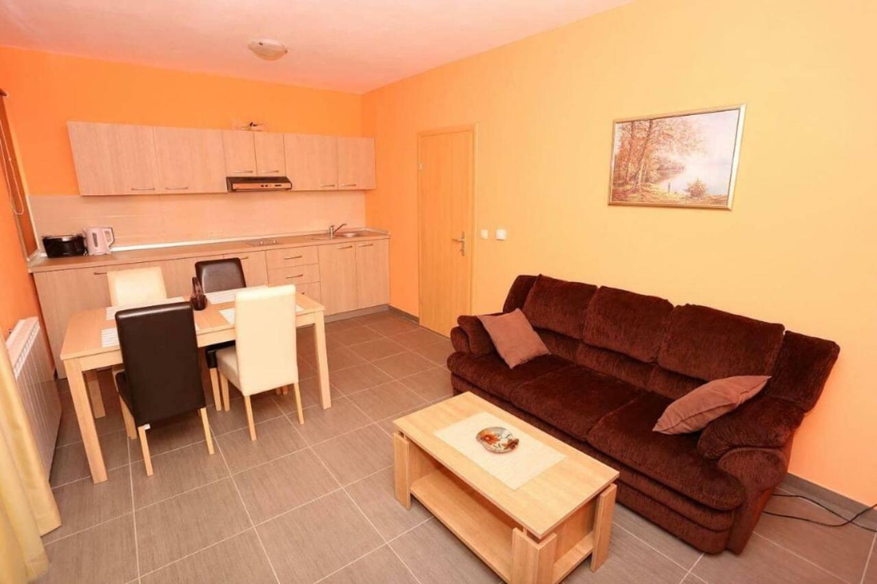 Apartmani Lili Sukošan Dış mekan fotoğraf