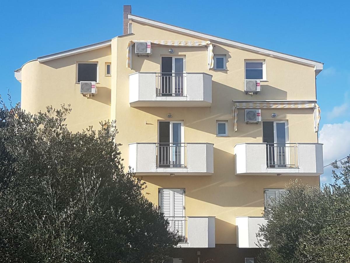 Apartmani Lili Sukošan Dış mekan fotoğraf