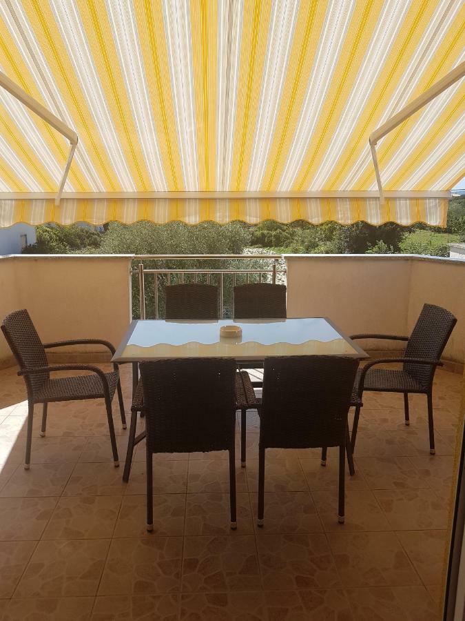 Apartmani Lili Sukošan Dış mekan fotoğraf