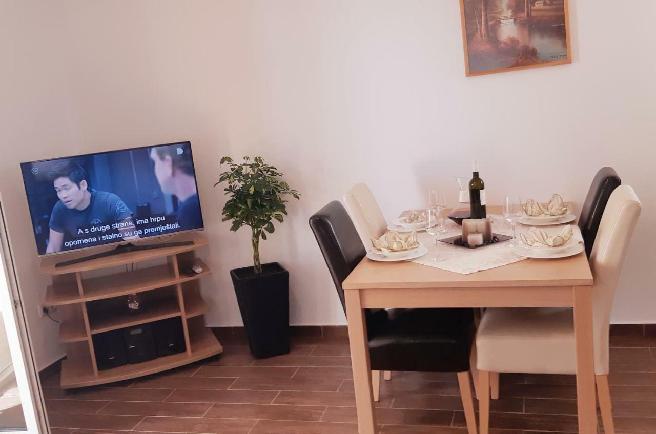 Apartmani Lili Sukošan Dış mekan fotoğraf