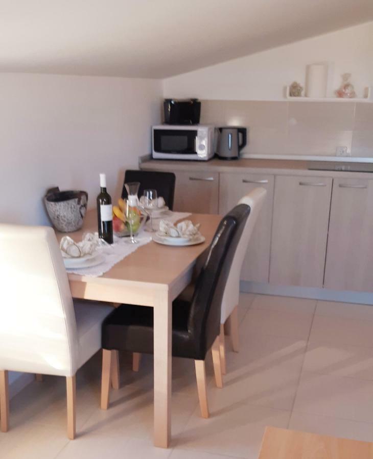 Apartmani Lili Sukošan Dış mekan fotoğraf