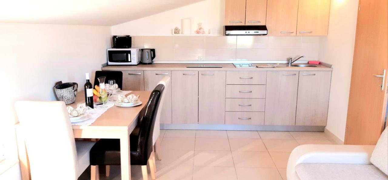 Apartmani Lili Sukošan Dış mekan fotoğraf
