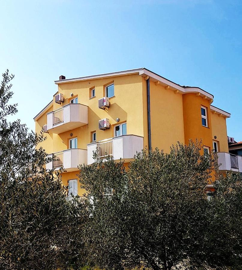 Apartmani Lili Sukošan Dış mekan fotoğraf